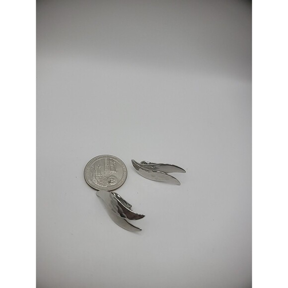 Vintage Silver Tone Layered Clip on Huggie Earrings Womens Jewelry Costume - Picture 10 of 15